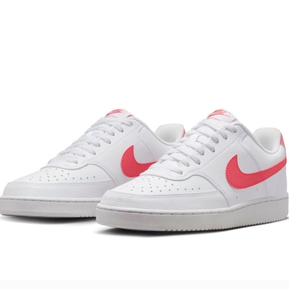Nike Women's Athletic Shoes - White and Pink
